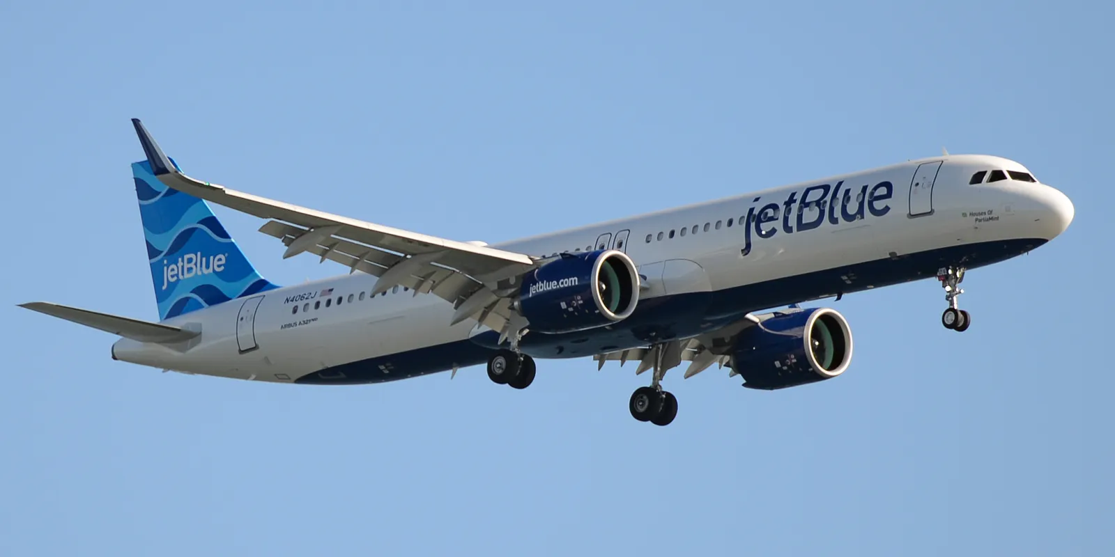 JetBlue Airways dopo il fallimento della fusione con Spirit: la strategia JetForward e cosa dicono i passeggeri