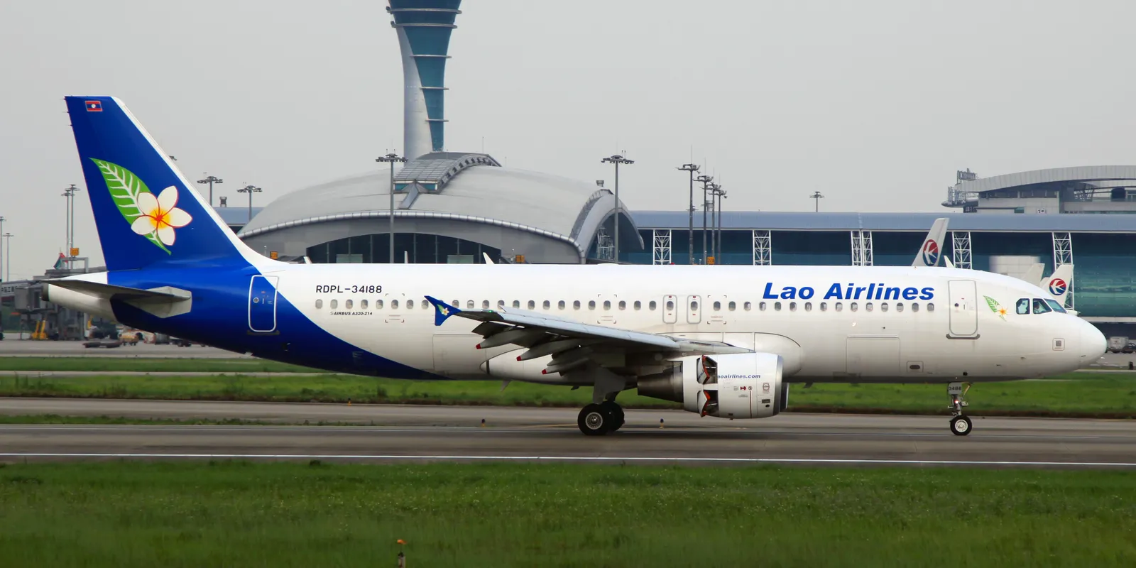 Lao Airlines: come si vola nel Paese senza accesso al mare