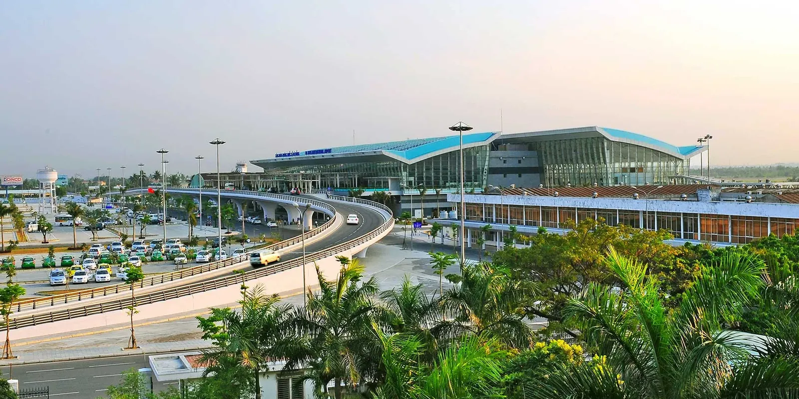 Aeropuerto de Da Nang: dónde dormir, zonas y hoteles recomendados