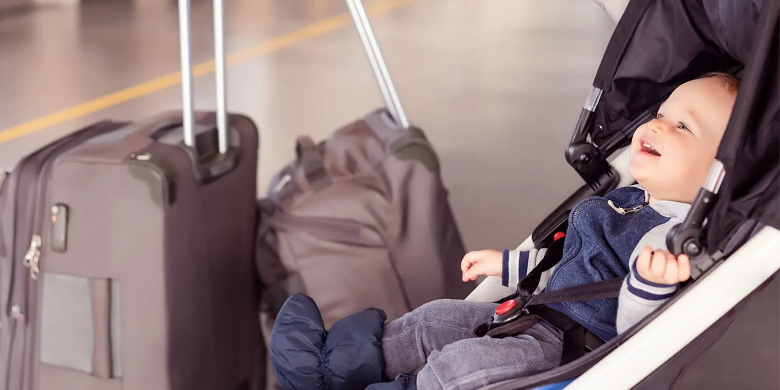Muoversi in aeroporto con i bambini: la logistica perfetta