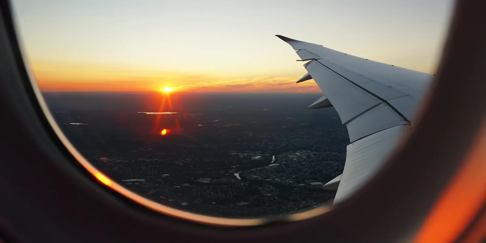 Hoe je een lange vlucht zonder stress doorstaat
