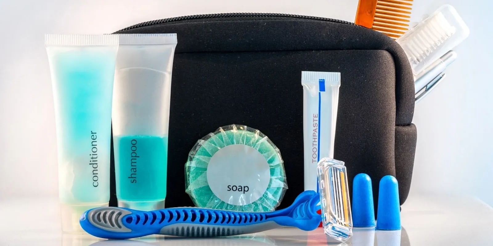 Checklist salute e igiene: cosa portare nel beauty da volo