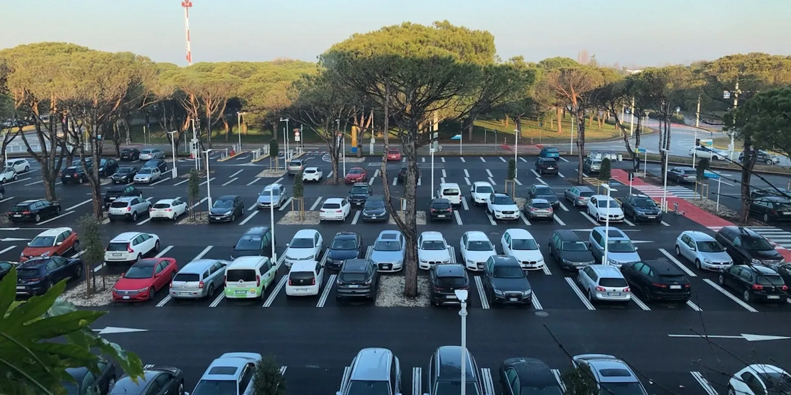 Parcheggio ufficiale o privato: cosa valutare prima di scegliere