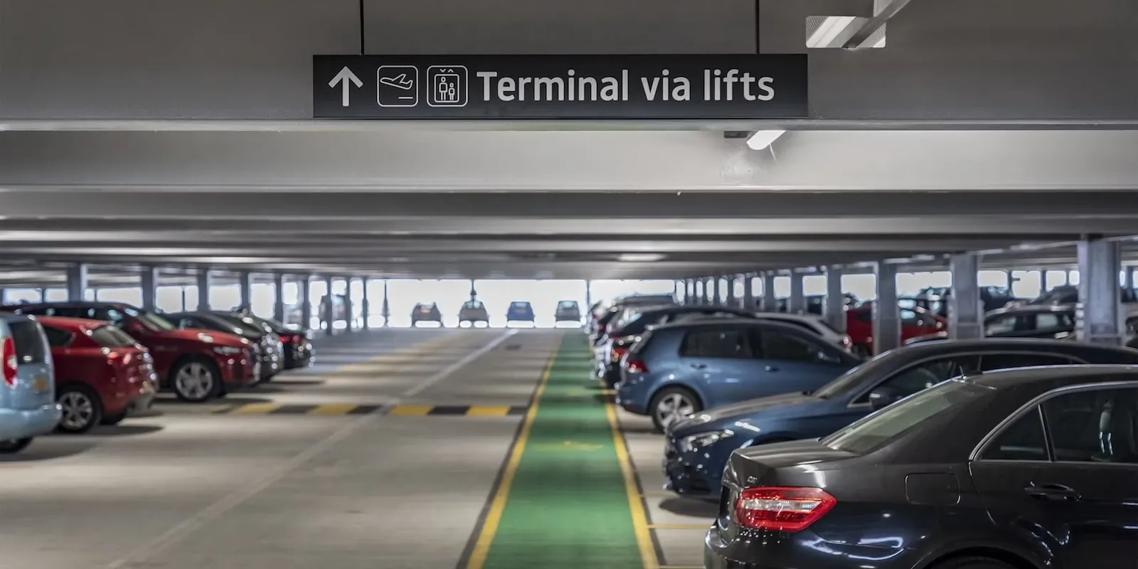 Come risparmiare sul parcheggio dell'aeroporto scegliendo la tipologia giusta