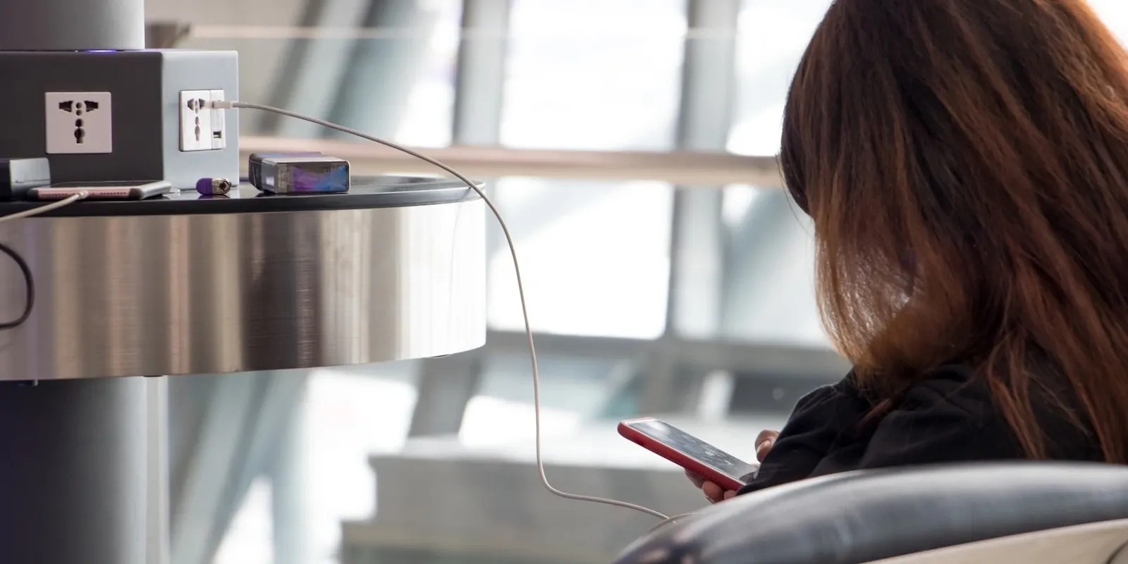 Come usare lo smartphone in aeroporto in modo efficiente