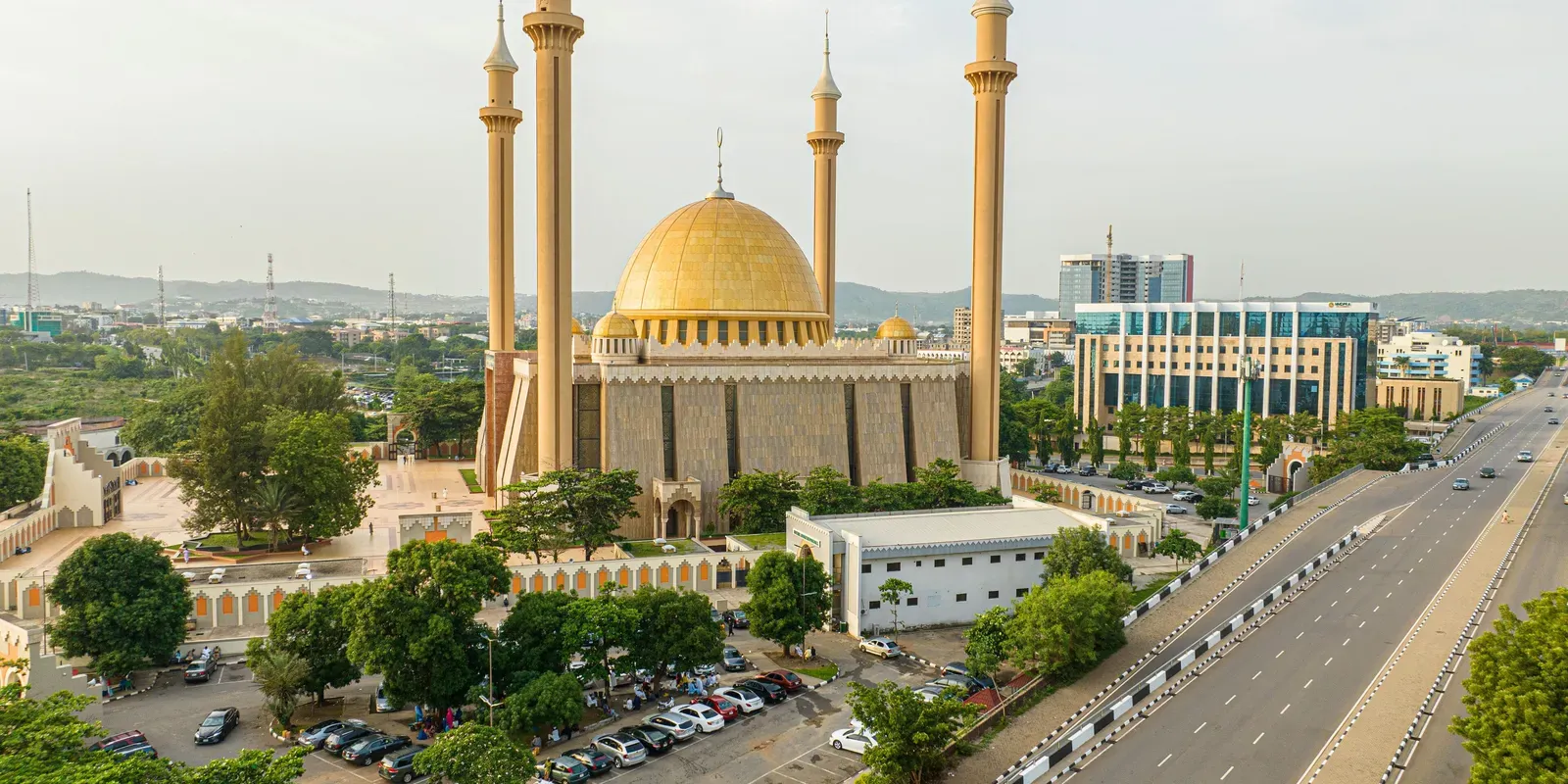 Abuja: la capitale pianificata ai piedi di Aso Rock