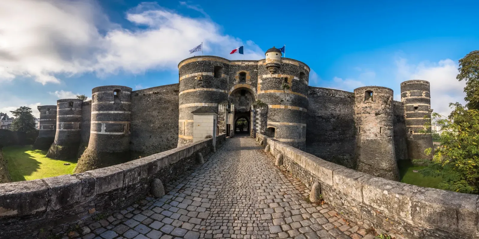 Angers: il castello degli Angioini sulla Loira