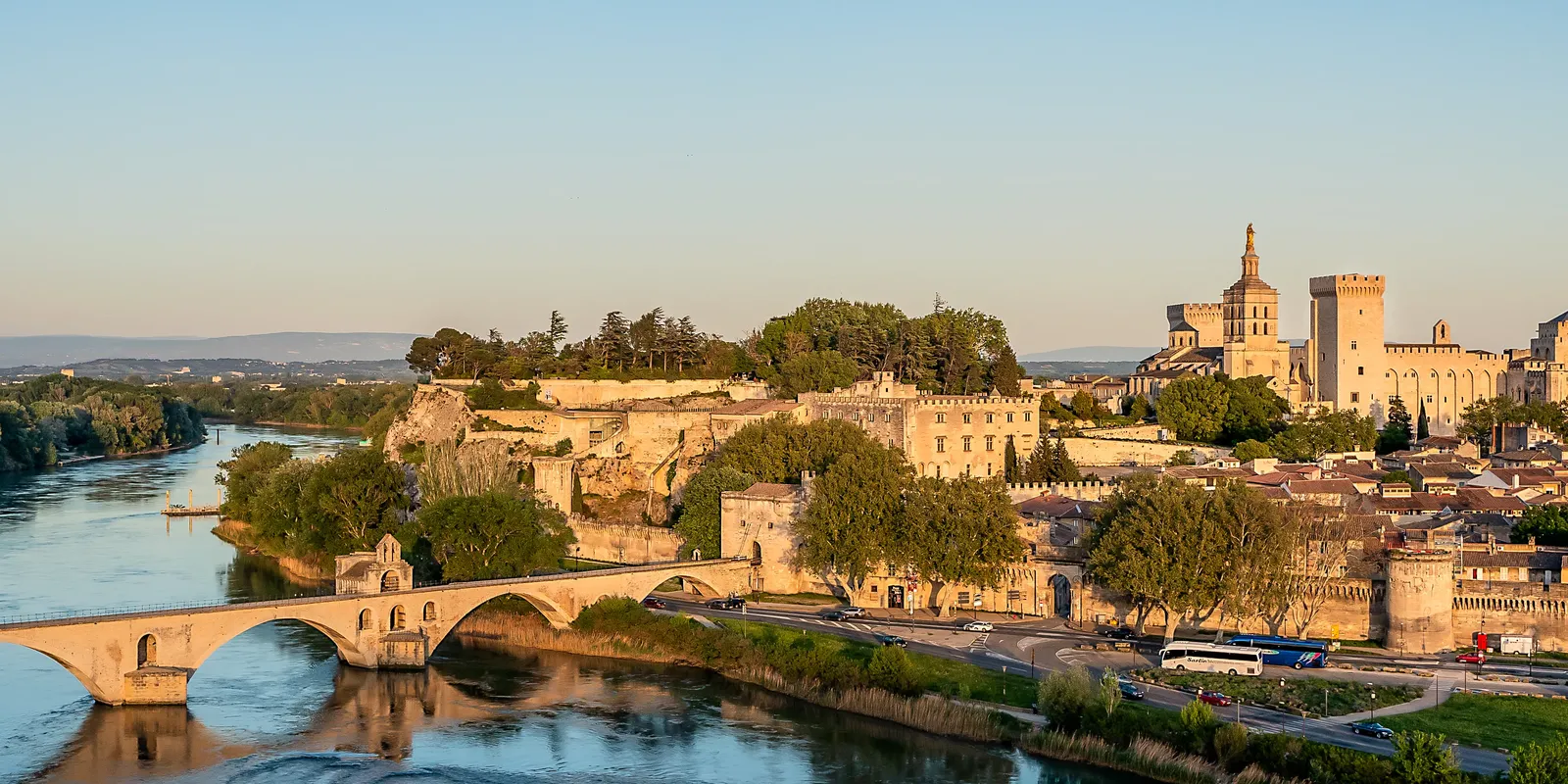Avignone: la città dei Papi sul Rodano