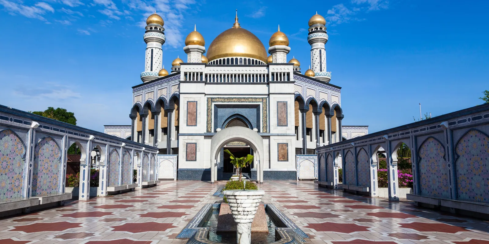 Bandar Seri Begawan: il villaggio d'acqua e la moschea d'oro