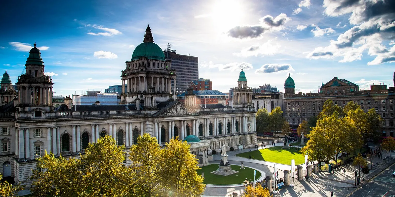 Belfast: dal Titanic al muro della pace