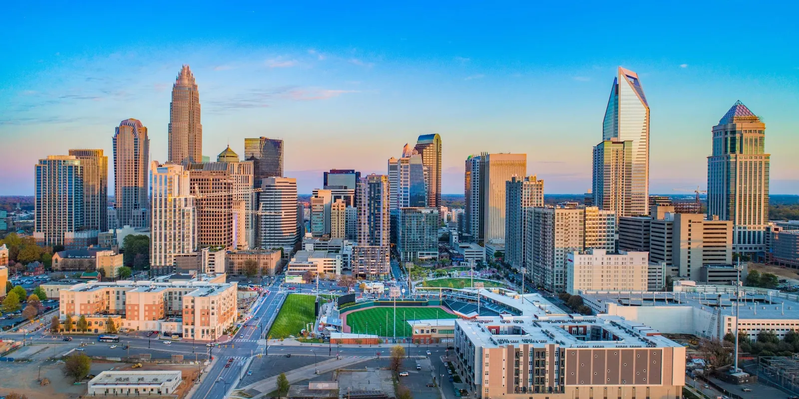 Charlotte: motori, arte e uptown moderna