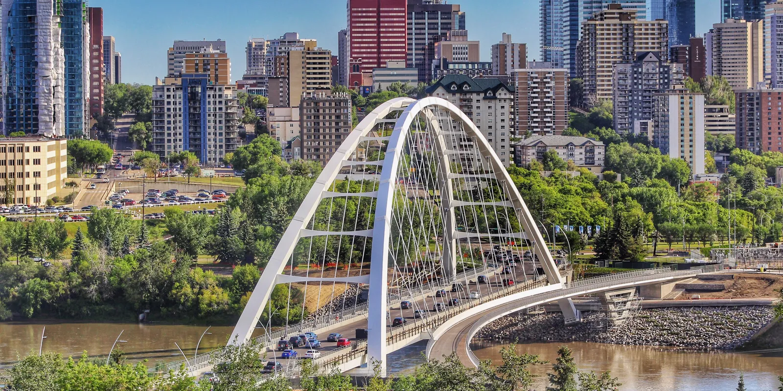Edmonton: il centro commerciale con un parco acquatico