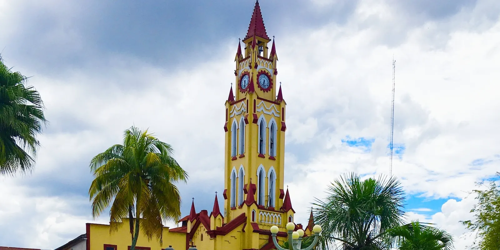 Iquitos: la città amazzonica senza strade per uscirne