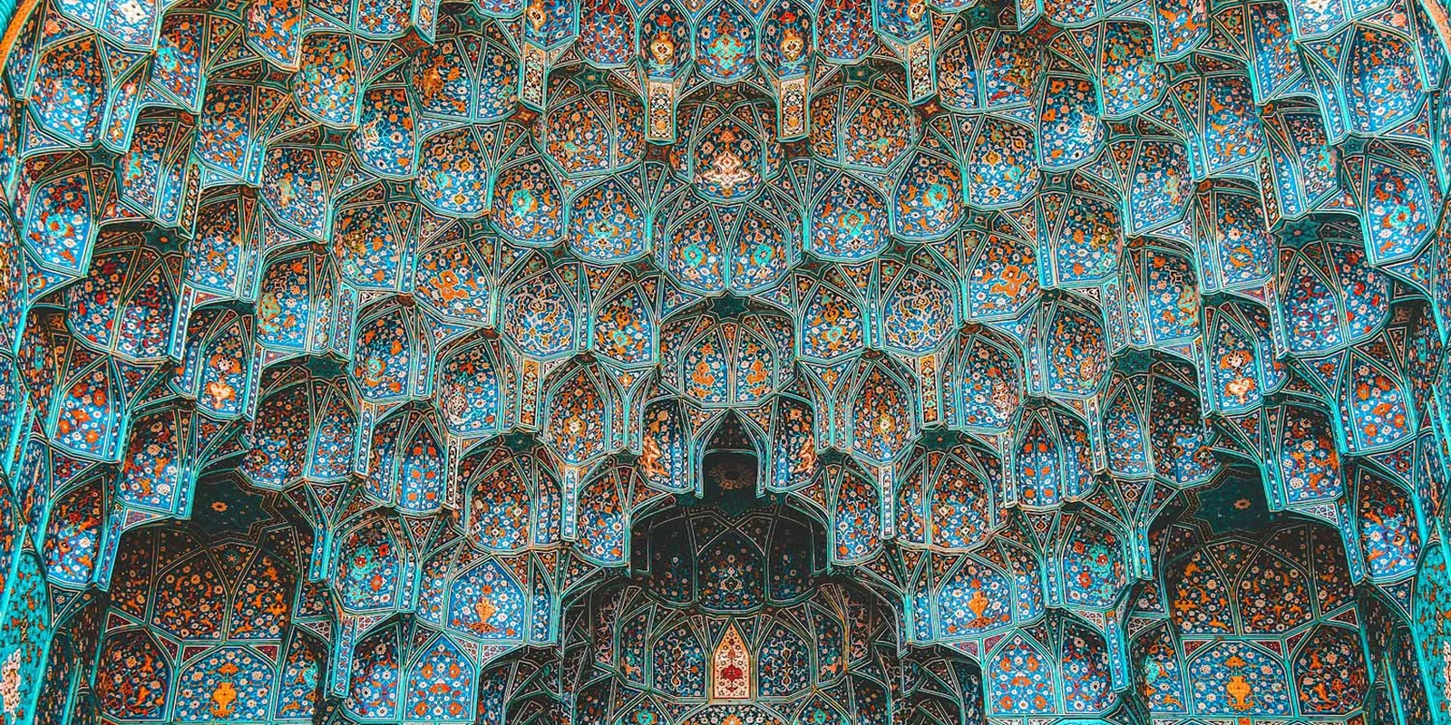 Isfahan: metà del mondo sotto le cupole blu
