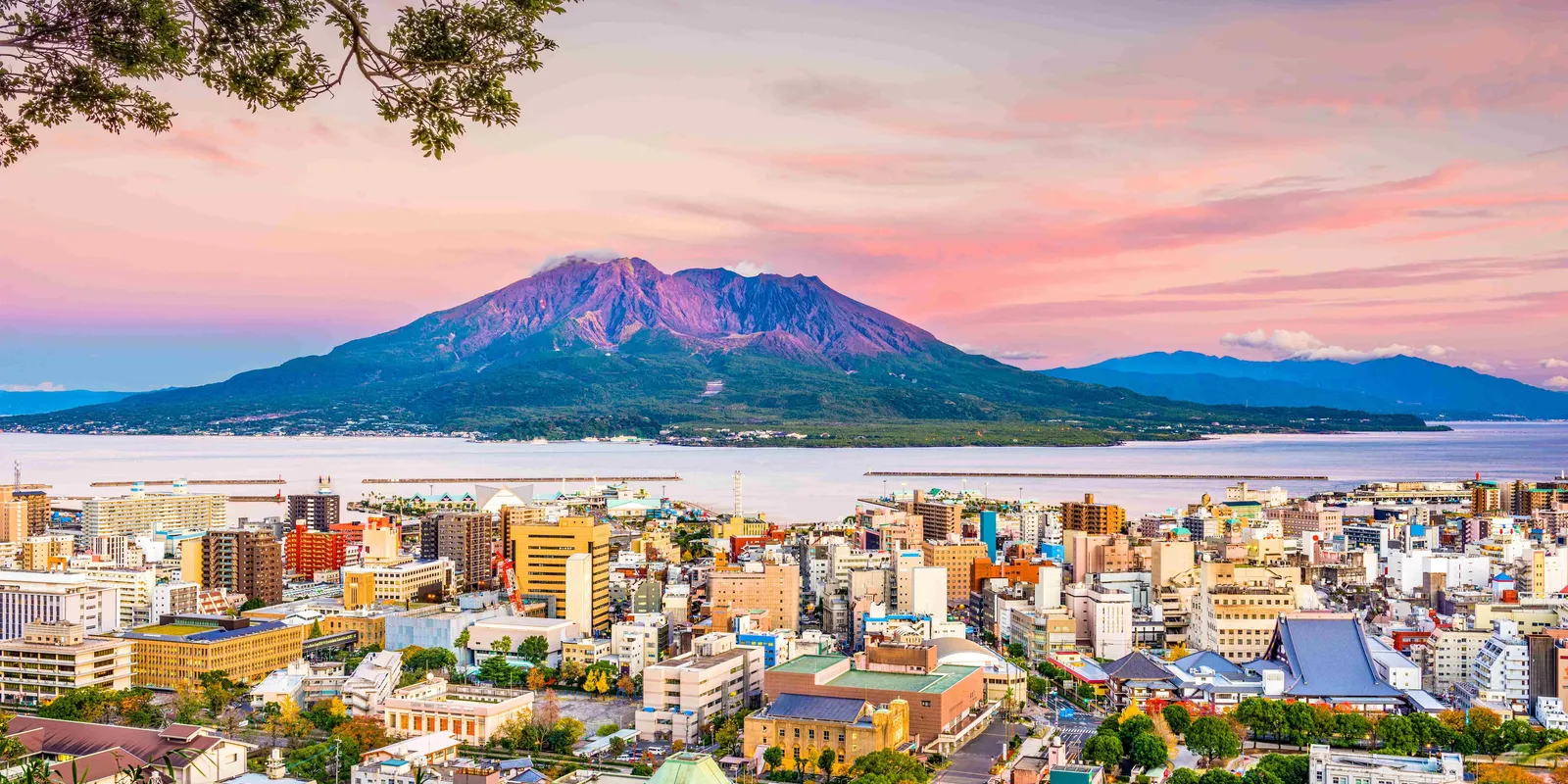 Kagoshima: la città all'ombra di un vulcano attivo