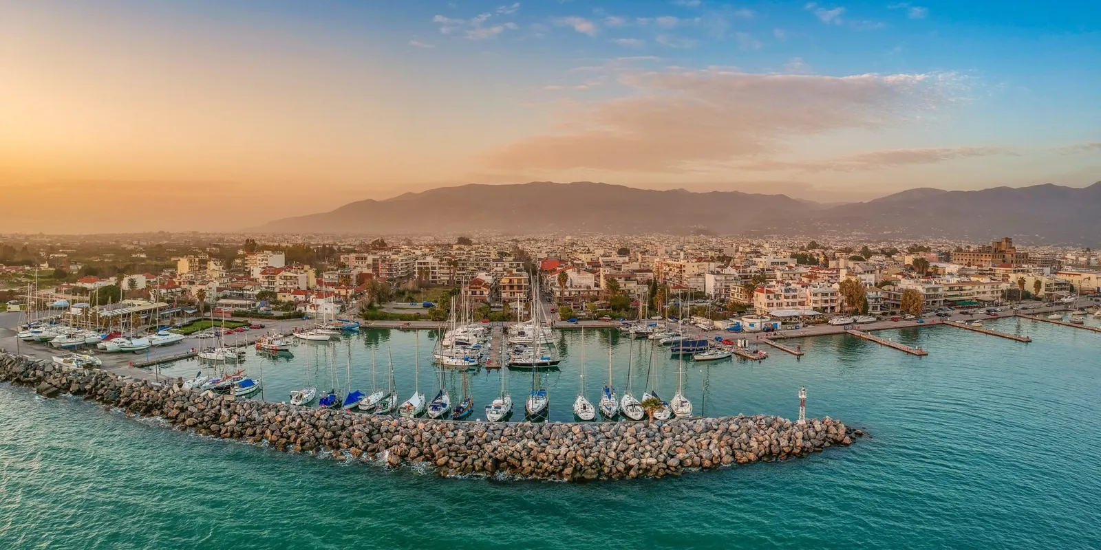 Kalamata: le olive e il porto del Peloponneso