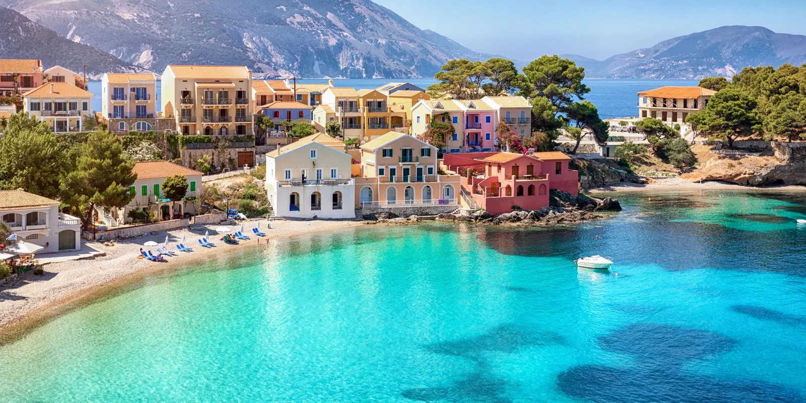 Cefalonia: grotte blu e spiagge di ciottoli bianchi
