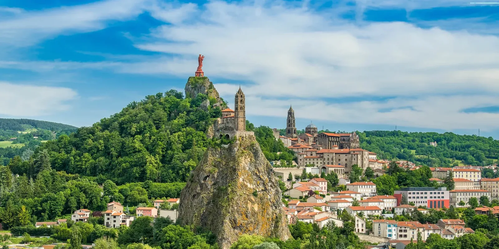 Le Puy-en-Velay: la cattedrale in cima al vulcano