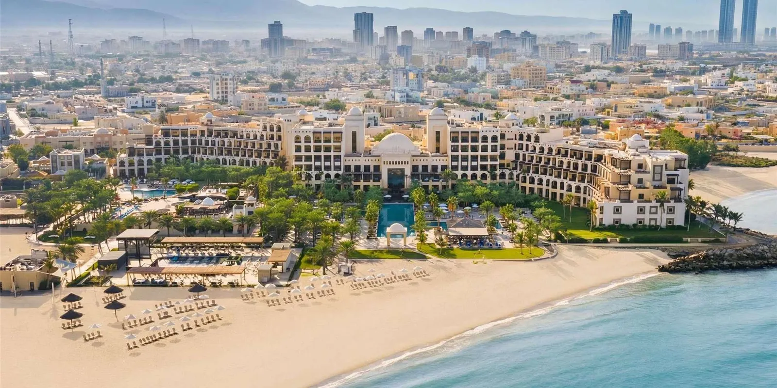 Ras Al Khaimah: montagne e forti sul Golfo Persico