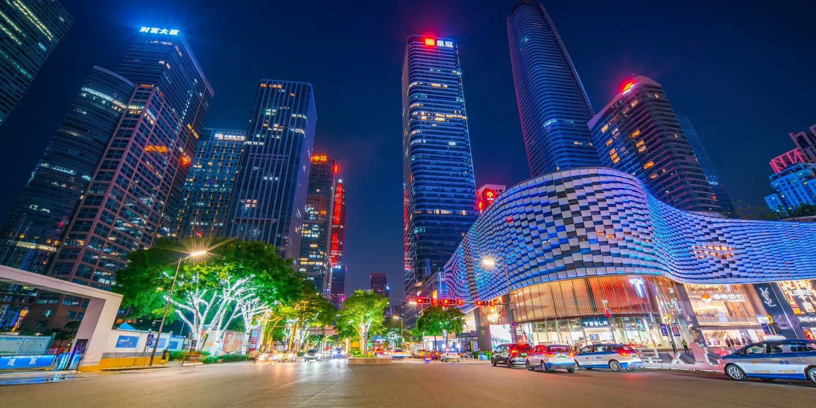 Shenzhen in poche ore: skyline e creatività