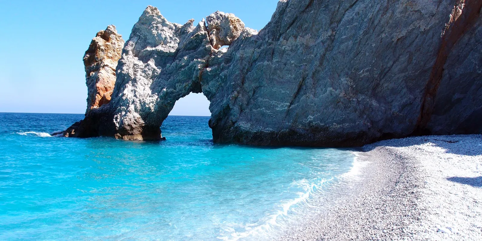 Skiathos: pinete che scendono fino al mare