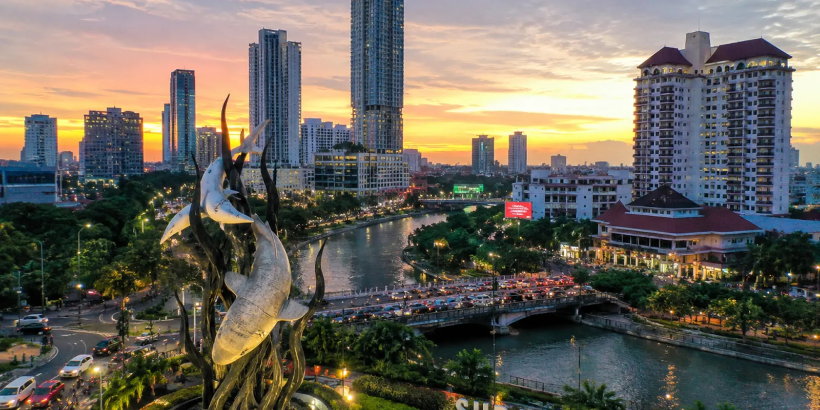 Surabaya: eroismo e commercio sull'isola di Giava