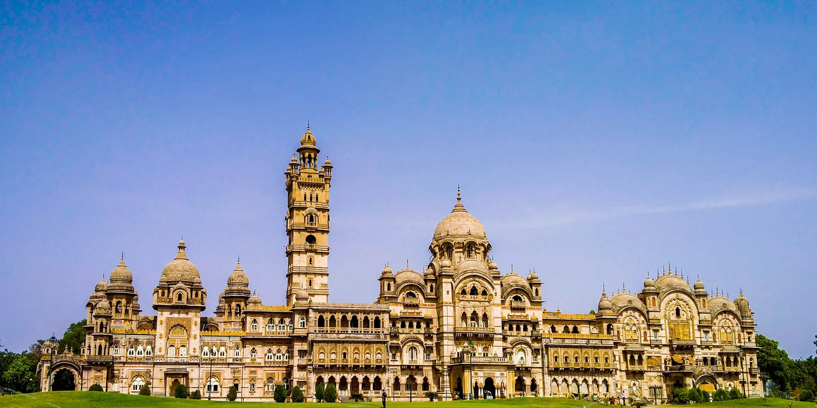 Vadodara: il palazzo reale più grande dell'India