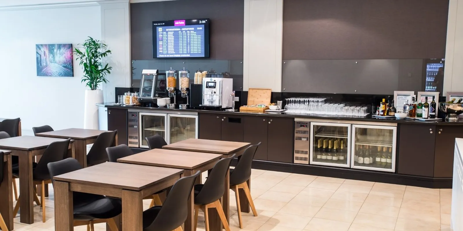 Melbourne Tullamarine: w którym saloniku czekać na lot